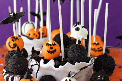 Spooky Sweets: Halloween-Themed Cake Pops Tutorial